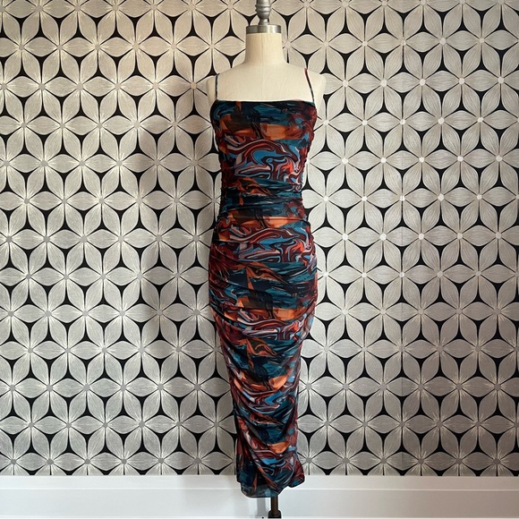 Pretty Little Thing Ruched Maxi Dress - Picture 5 of 5